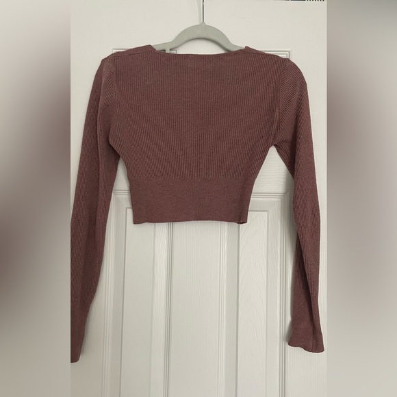 Super cute cropped sweater!! - Picture 3 of 3
